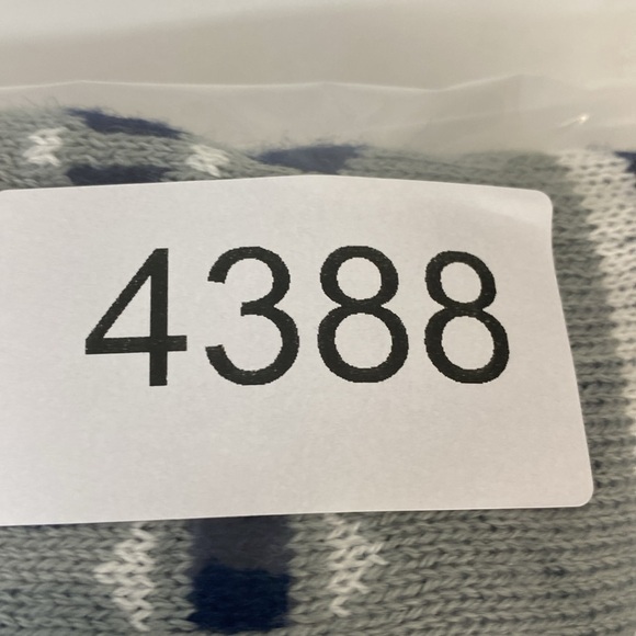 NFL Dallas Cowboy's Christmas Sweater Size Small V-neck - Picture 11 of 11